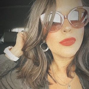 Meet your Posher, Yadira
